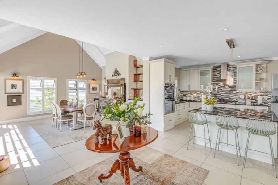 5 Bedroom Property for Sale in Kingswood Golf Estate Western Cape